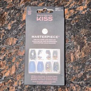 Kiss Masterpiece Press-On Nails in Light Blue & Silver Glitter